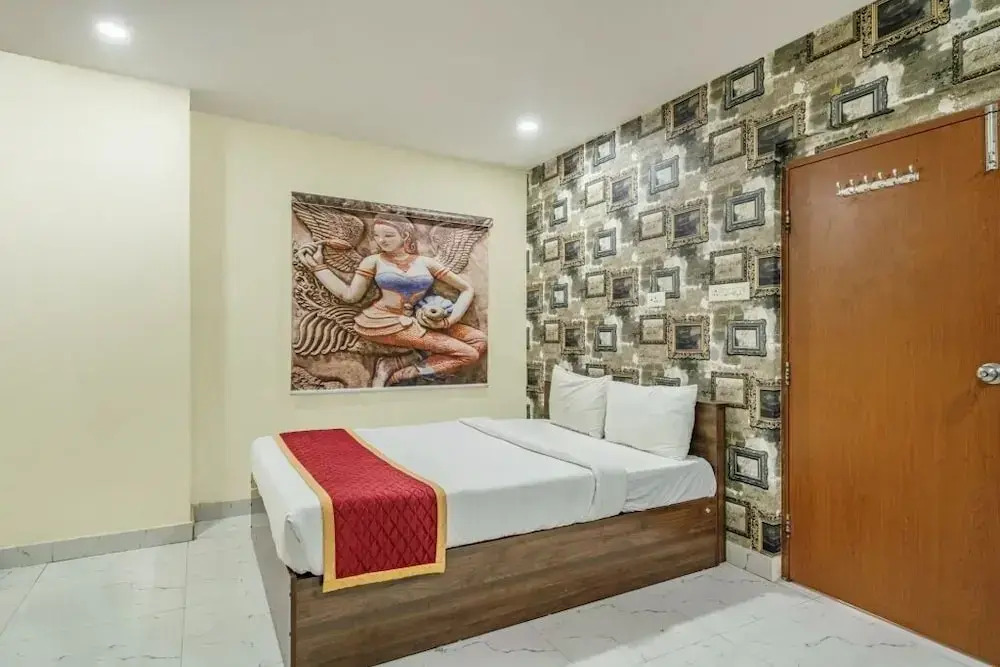 iROOMZ Hotel Mouli Grand