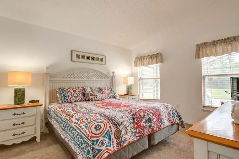 South Facing/pet Friendly Pool ! 5 Bedroom Home