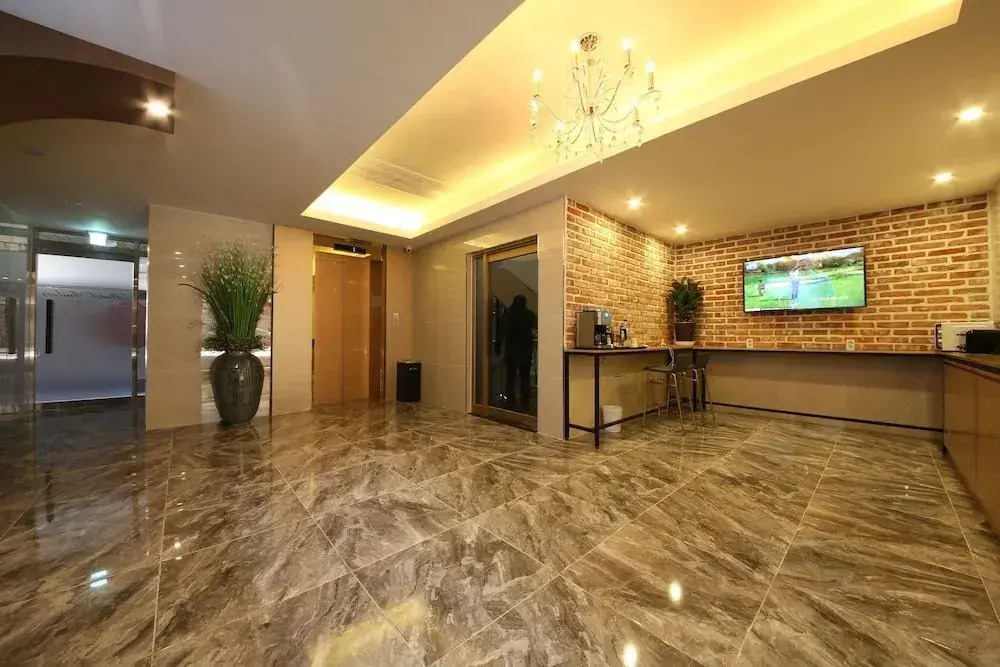 Brown Dot Hotel Yeonsan