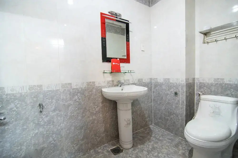 RedDoorz Plus near Tan Son Nhat Airport