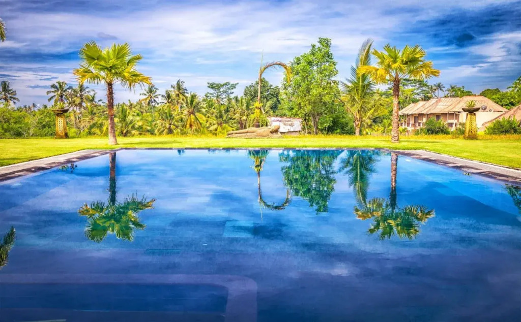 B Saya Villas