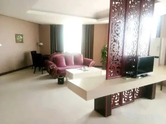 Haiwang Hongya Hot Spring Hotel
