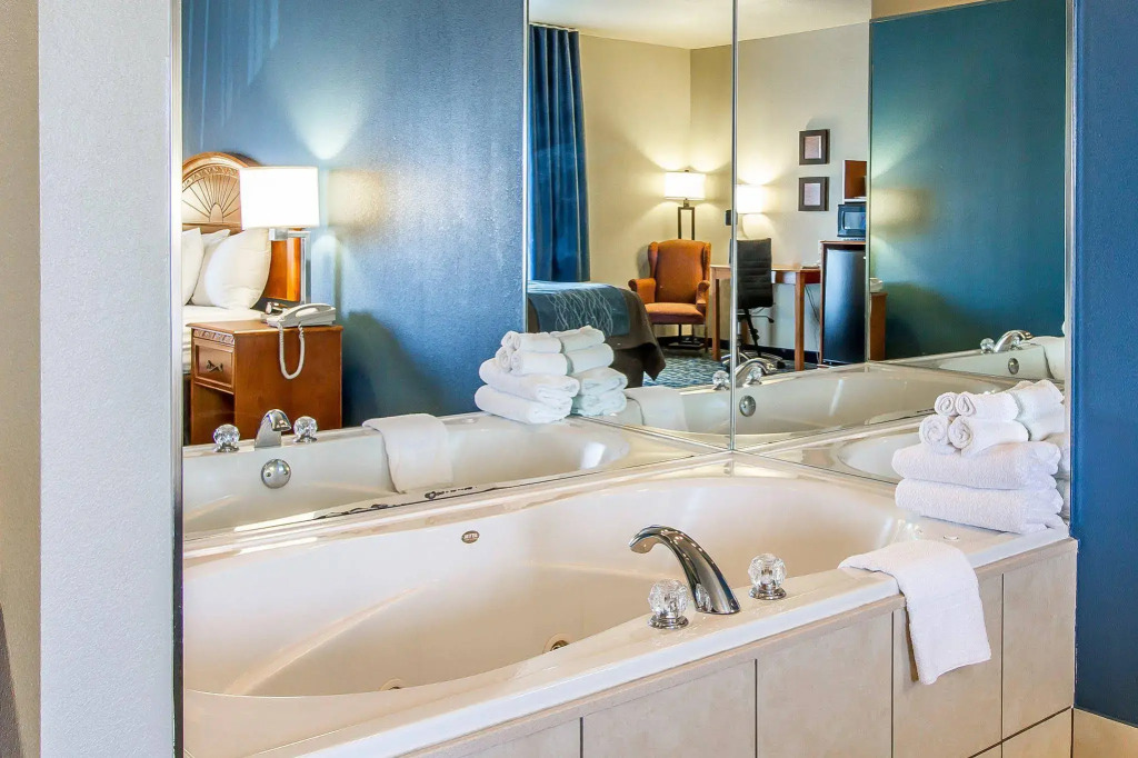 Comfort Inn & Suites Pauls Valley - City Lake