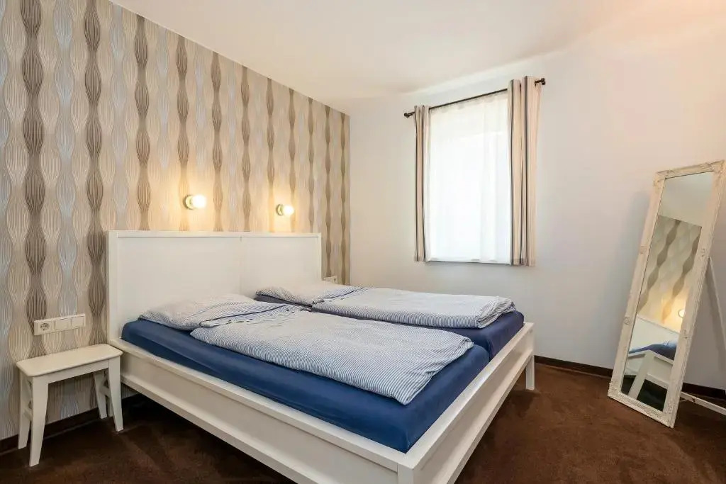 Villa-Meehr