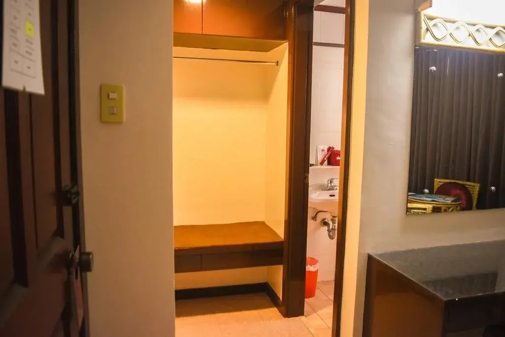 The Humbertos Hotel