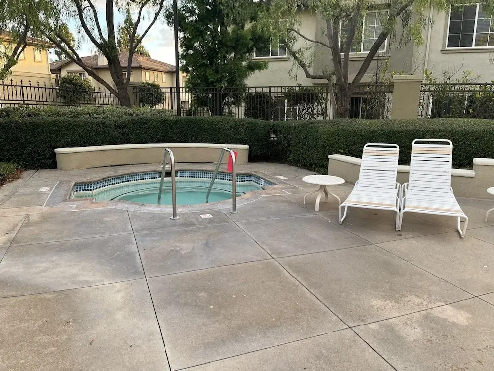 Beautiful 3 Bedroom Townhome in Irvine