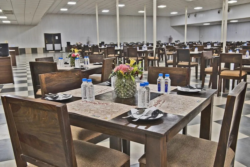 Statue of Unity Tent City