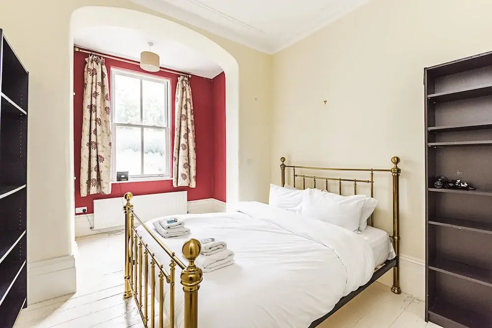 Westbourne Road · Lovely 2 Bed Apartment Near Paradise Park