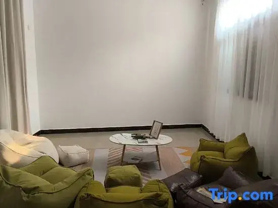 Mangshi Youwang Hostel