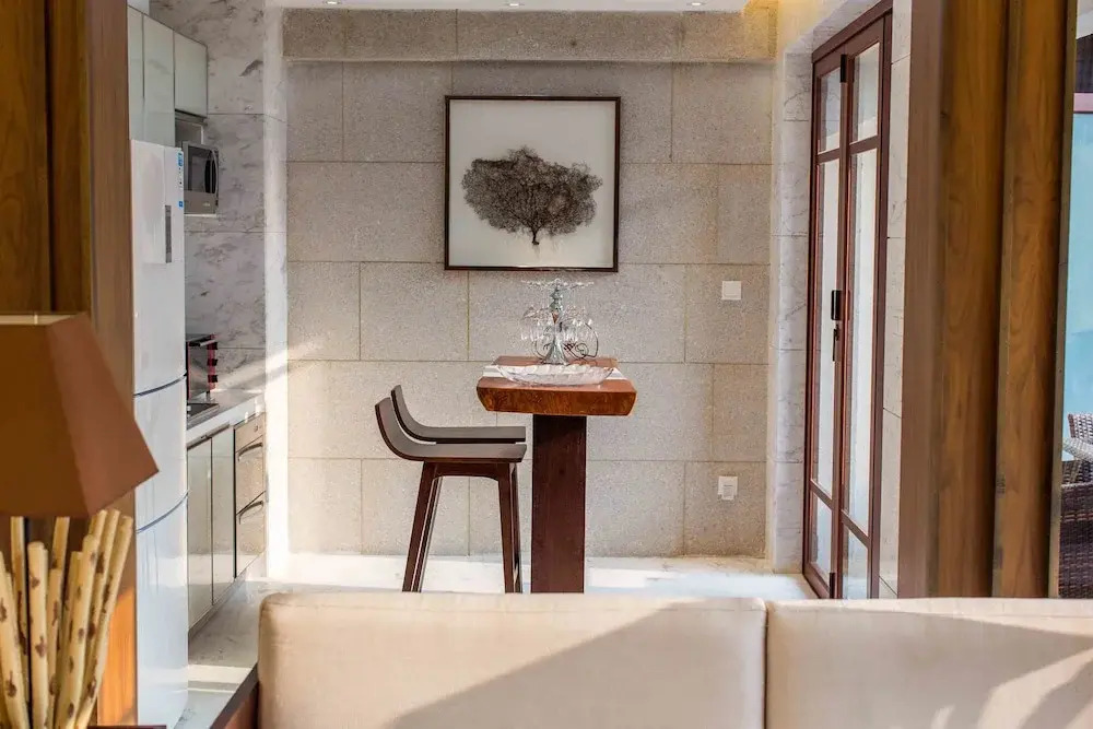 Hui Zhou Hou Niao Shui Rong Zhuang Villa