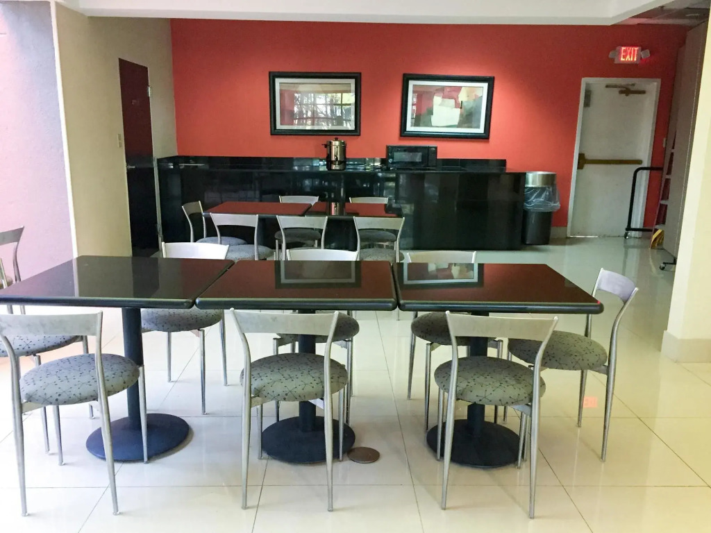 Budgetel Inns & Suites - Atlanta Galleria Stadium
