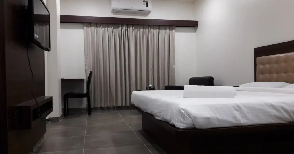 FabHotel Global Inn - Nr Sanjeevani Childrens Hospital