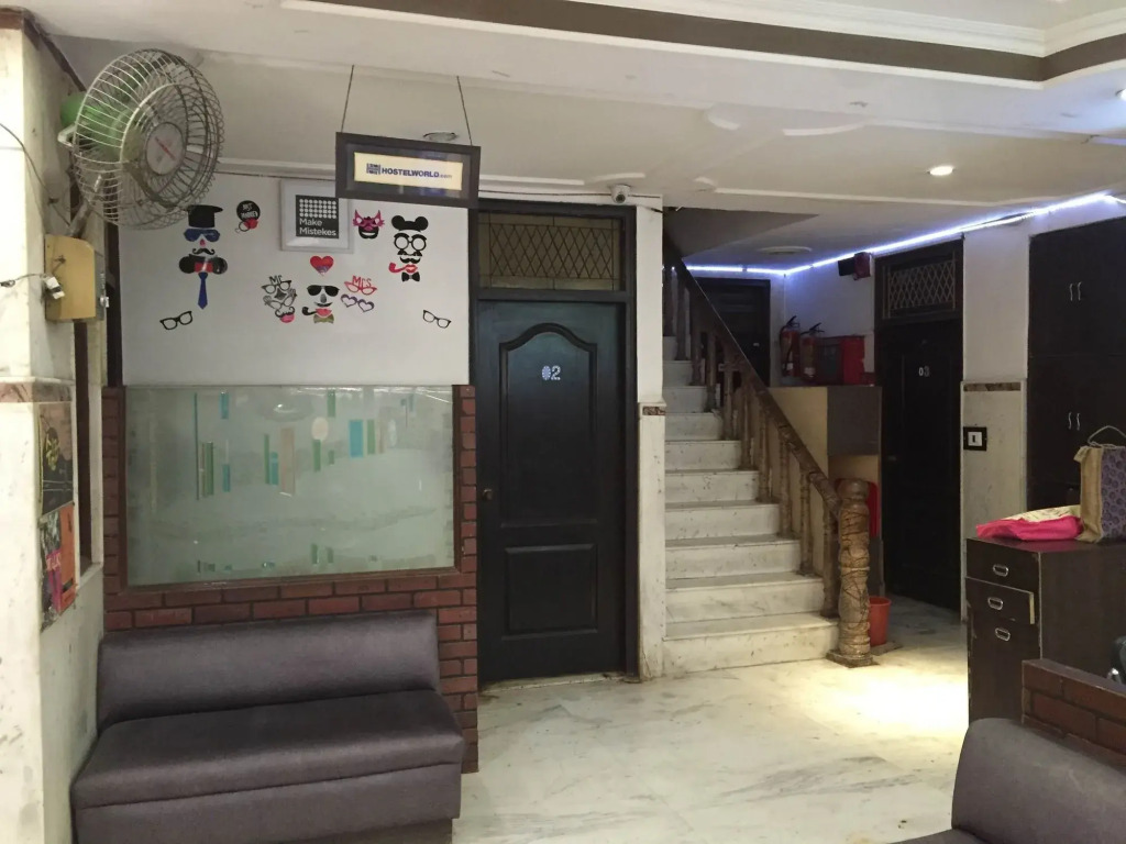 Hotel The Spot Near New Delhi Railway Station