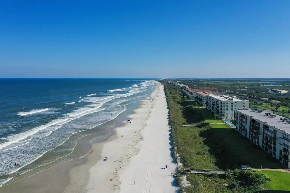 Oceanfront Condo With Beach Access, Patio, Outdoor Pools, Tennis Court, W/d, AC