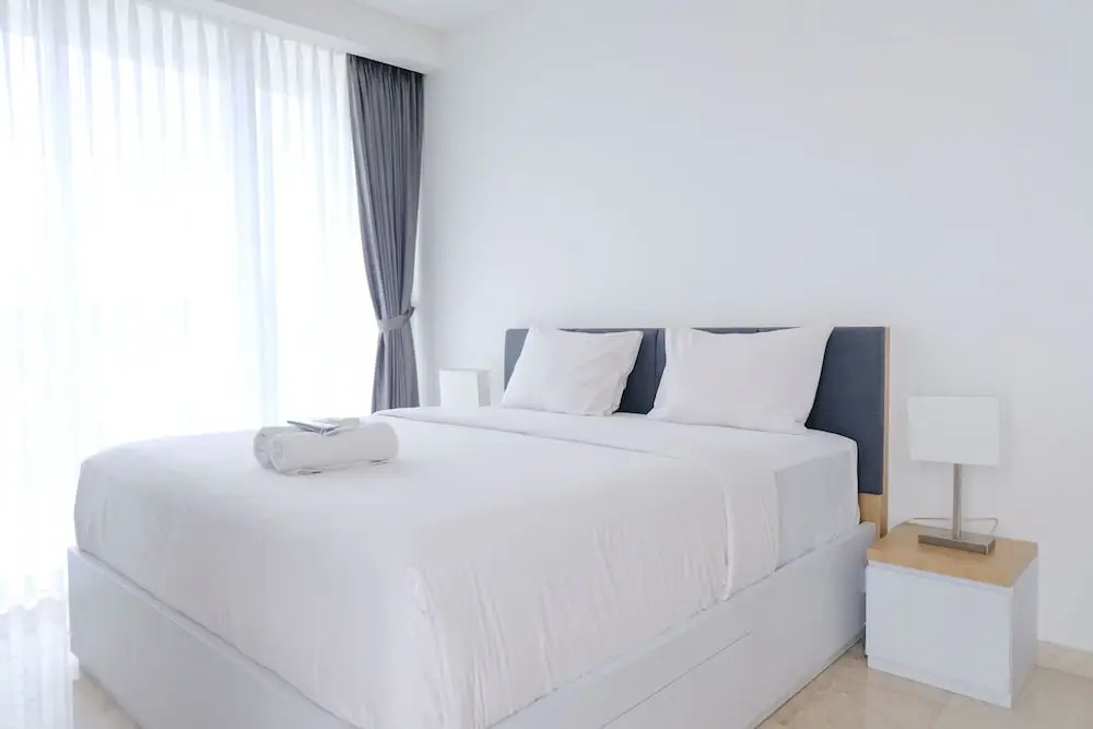 Best Deal Studio Room With Private Jaccuzi At Art Deco Apartment