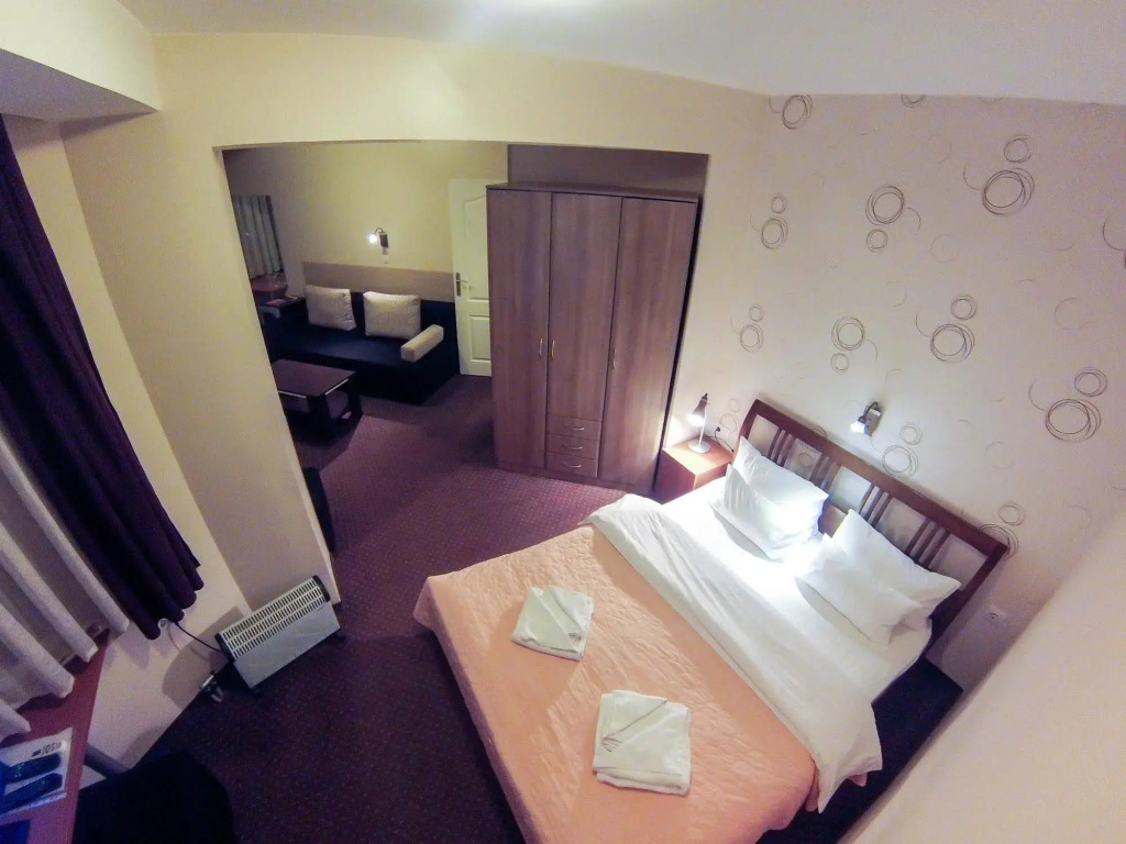 Orange Inn Hotel