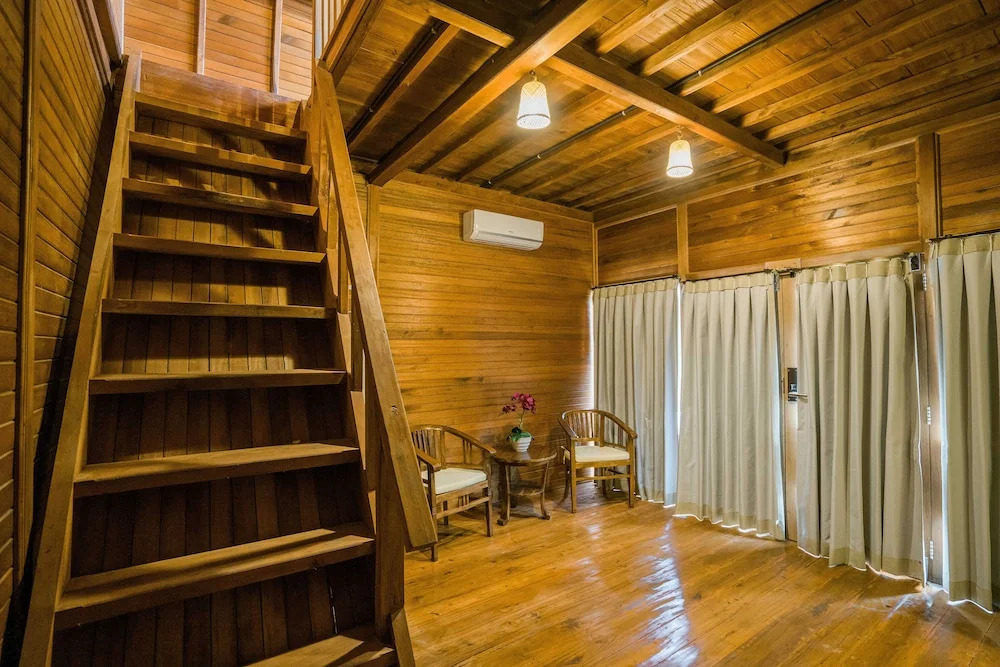 Andi Beach House