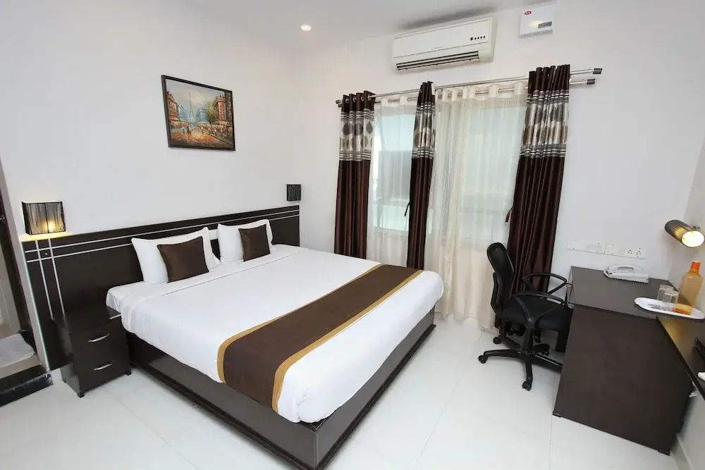 OYO 7463 Leo Suites
