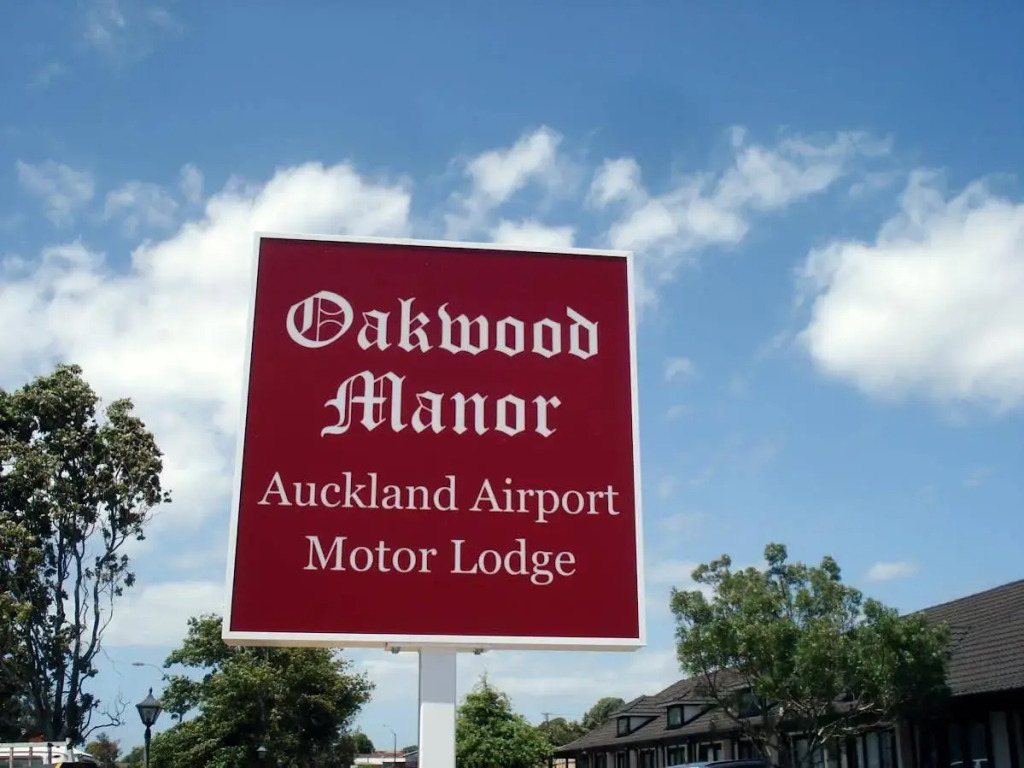 Oakwood Manor Motor Lodge