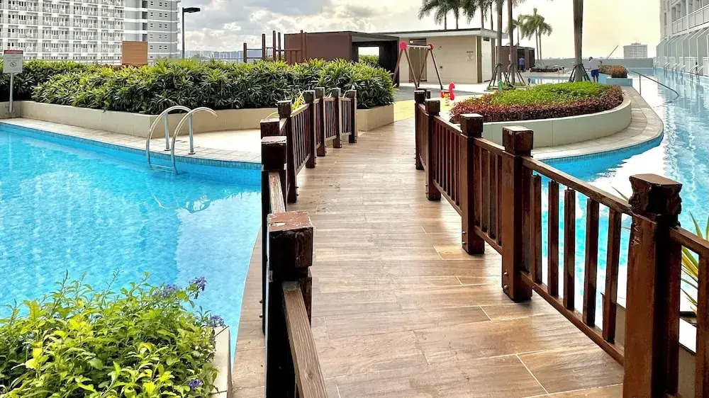 Hotel near Airport Mall of Asia PICC WTC