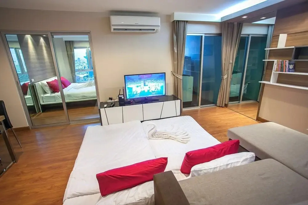 Near MRT Rama 9 Apartment