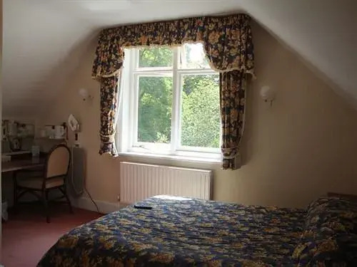Brockenhurst Hotel