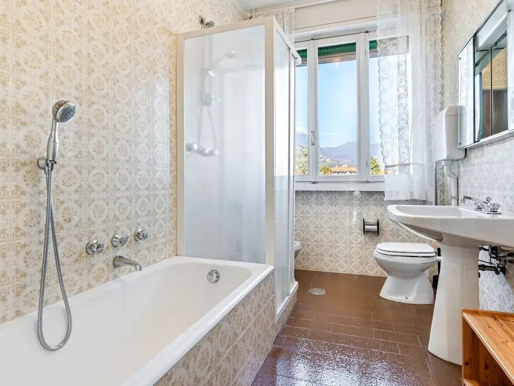 Graceful Holiday Home in Toscolano Maderno With Garden