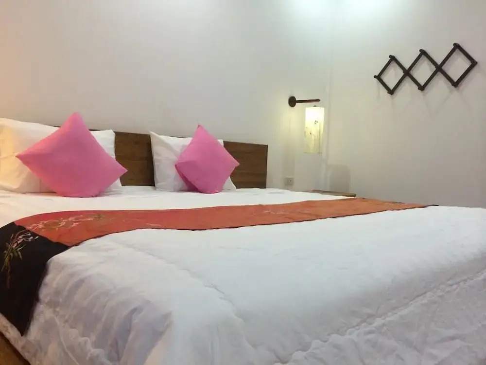 The Long Hotel