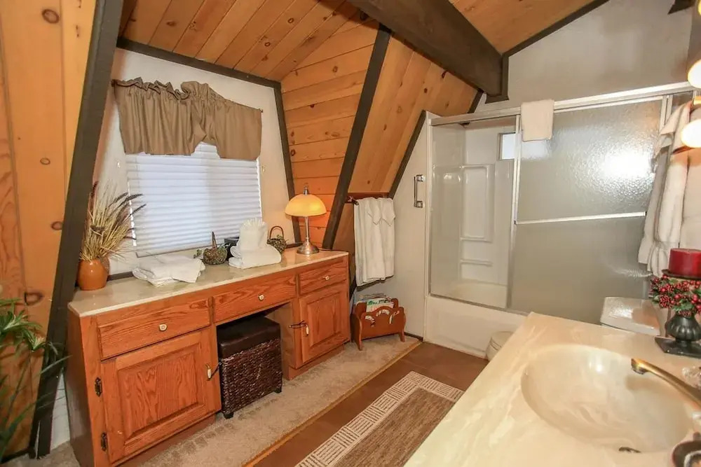 Alpine Ski & Tee-1615 by Big Bear Vacations