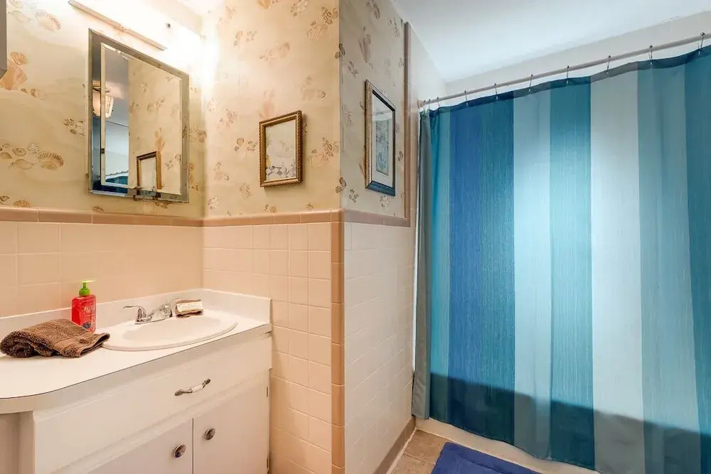 Albee Sunset Cottage, 2 Bedrooms, Pet Friendly, Wifi, Sleeps 8