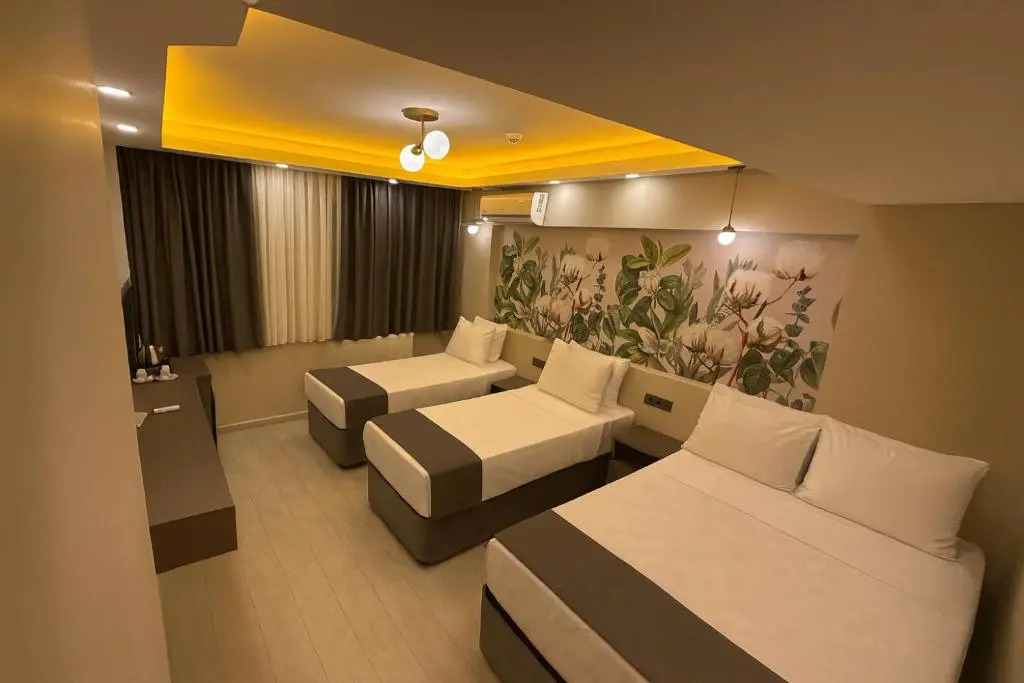City Hotel