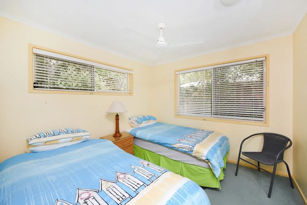 Sunbright 2/5 Petrel Street