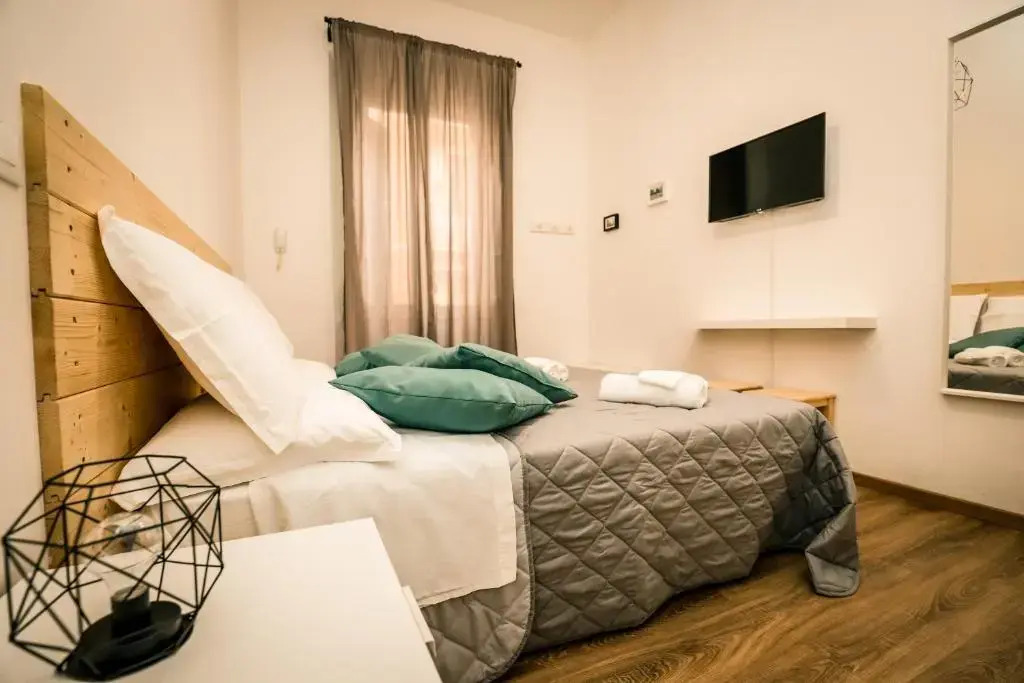 Hostly - Nicole Apartment Pontedera - 2BR in Full Center