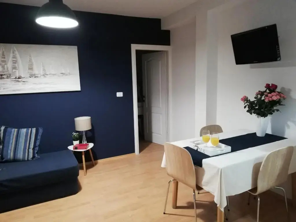 Studio C, free parking