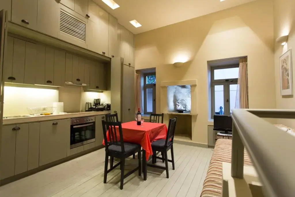Plaka360 Apartments