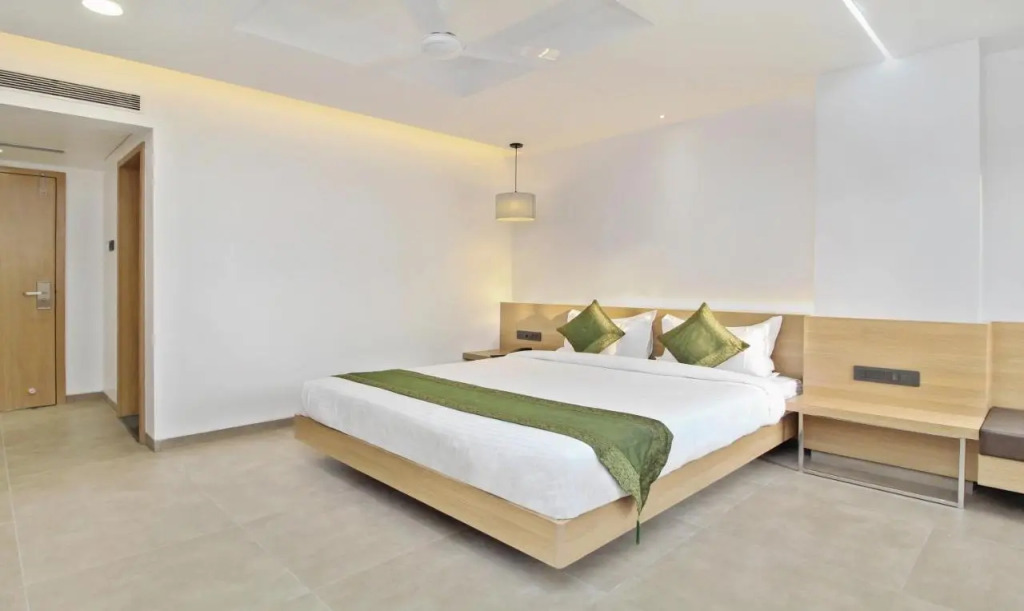 Treebo City Inn, Satara