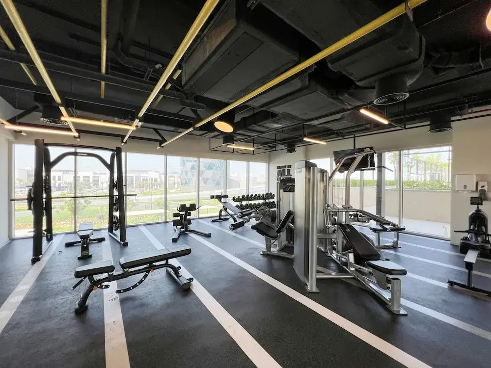 Modern Boho 1BR Sleeps4 Balcony Pool Gym Dxbhills