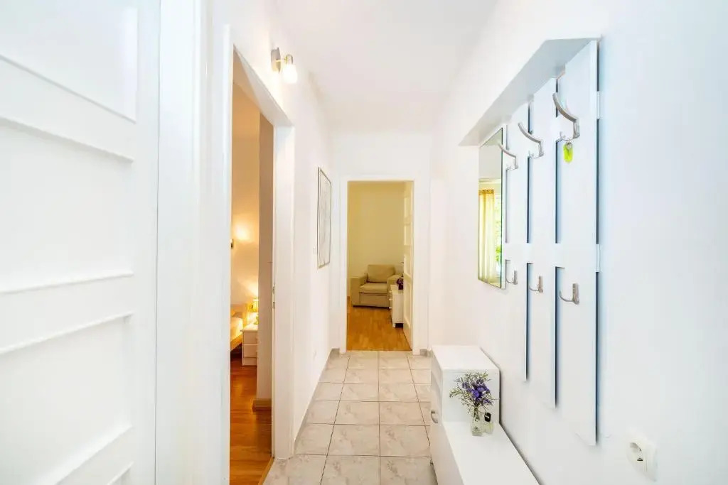 Near old town apartment with free parking and air condition in each room