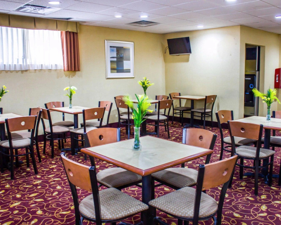Travelodge by Wyndham Ozone Park