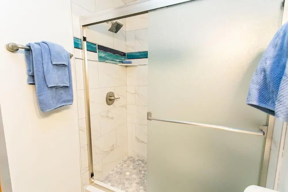 SEA Haven 113 [2/2.5] Free Activities! & Oceanfront Wifi Pool