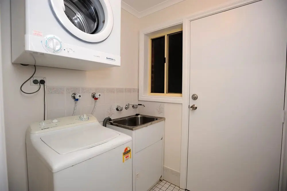 Baybreeze 18 Tomaree Road WiFi Air Conditioning Kitchenette