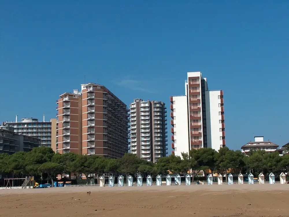 Condominio American