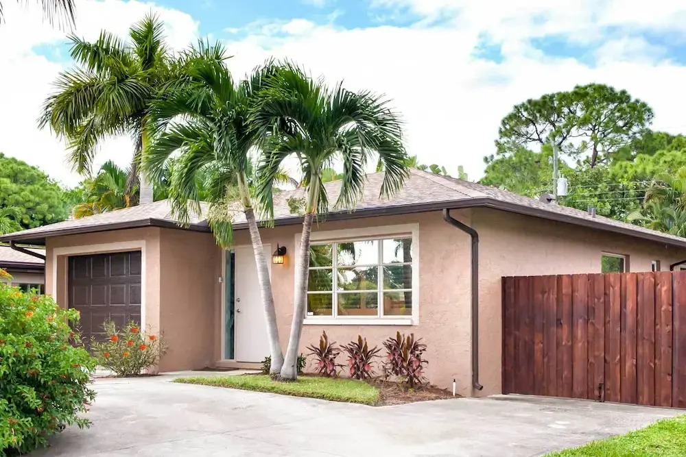 1 Mi to Beach Access: Naples Home w/ Lanai