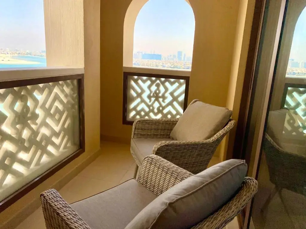 Spacious 4 bd and 2 bd apartments with amazing Sea view