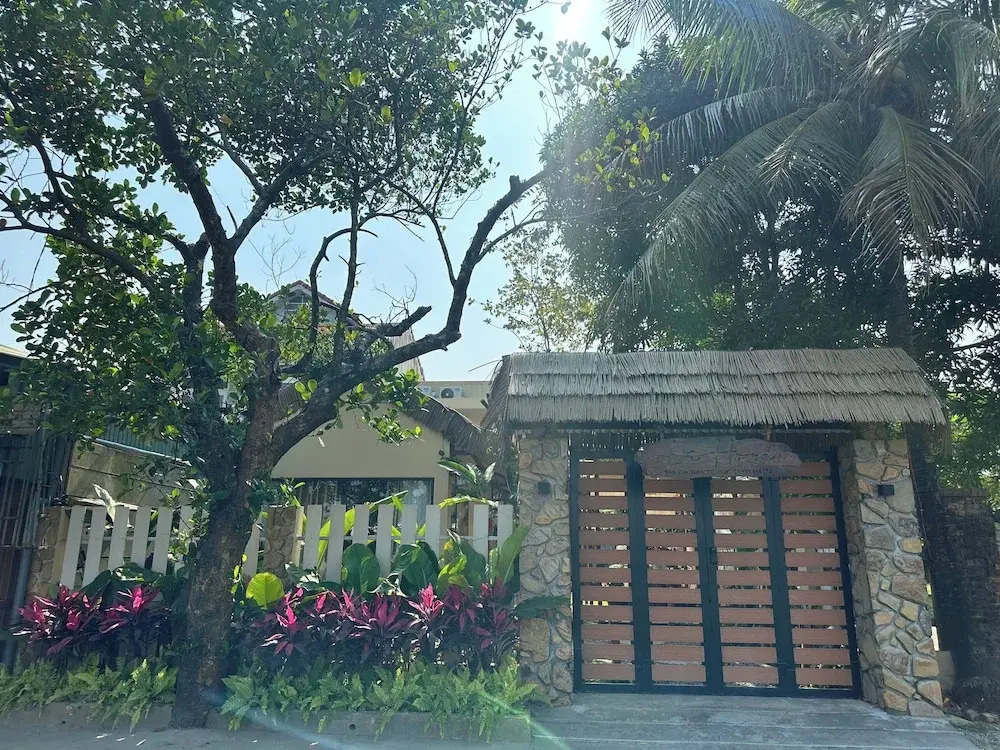 Lá Home