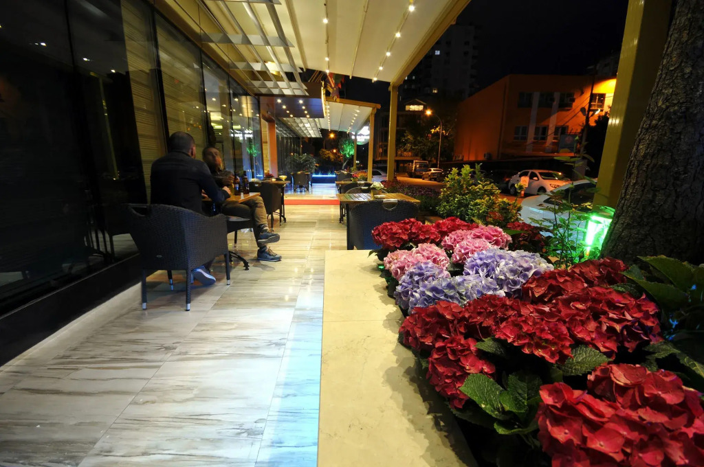 Golden Deluxe Hotel