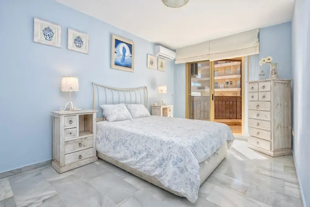 Dona Sofia - Fuengirola Promenade Apartment With Stunning Sea Views, Wifi
