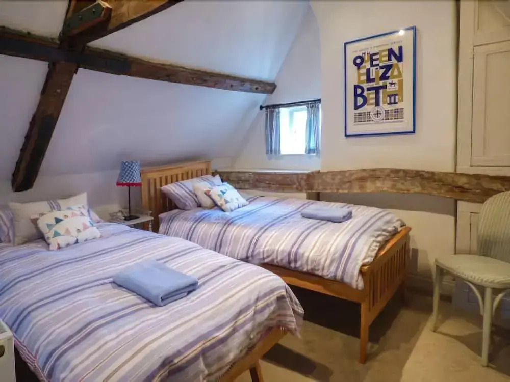 Host & Stay - The Old Paul Pry