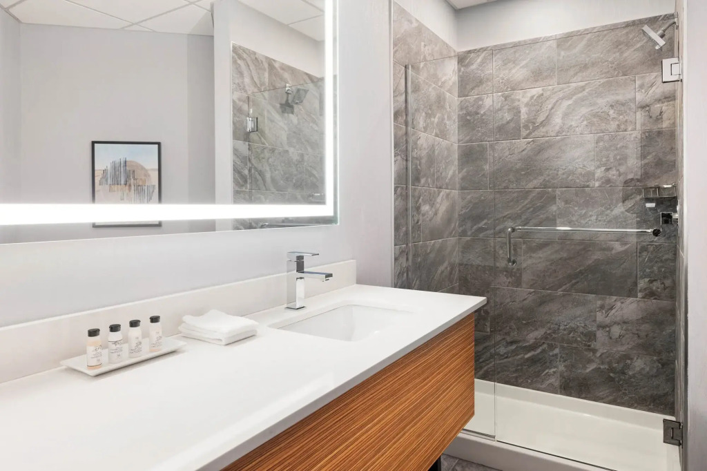 Delta Hotels by Marriott Grande Prairie Airport