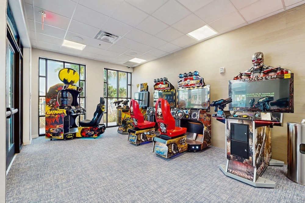 Luxury Home With Themed Bedrooms,arcade Games and Private Pool